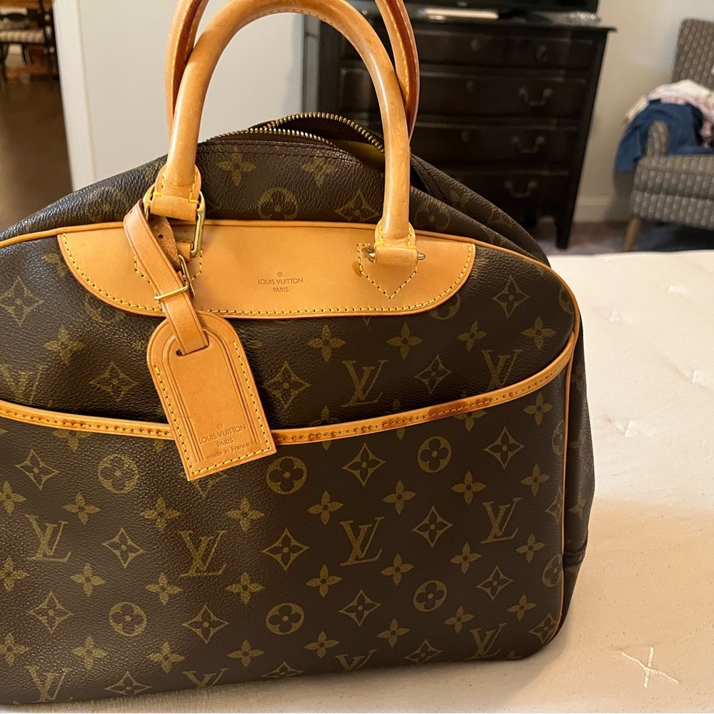 Louis Vuitton Monogram Handbag - Picture 4 of 8